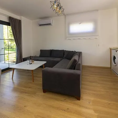 Appartement 1 Bedroom With Common Garden In The Heart Of Bodrum - La Morada 1 *