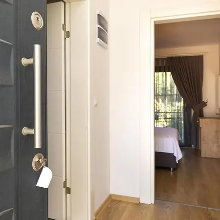 Appartement 1 Bedroom With Common Garden In The Heart Of Bodrum - La Morada 1 *